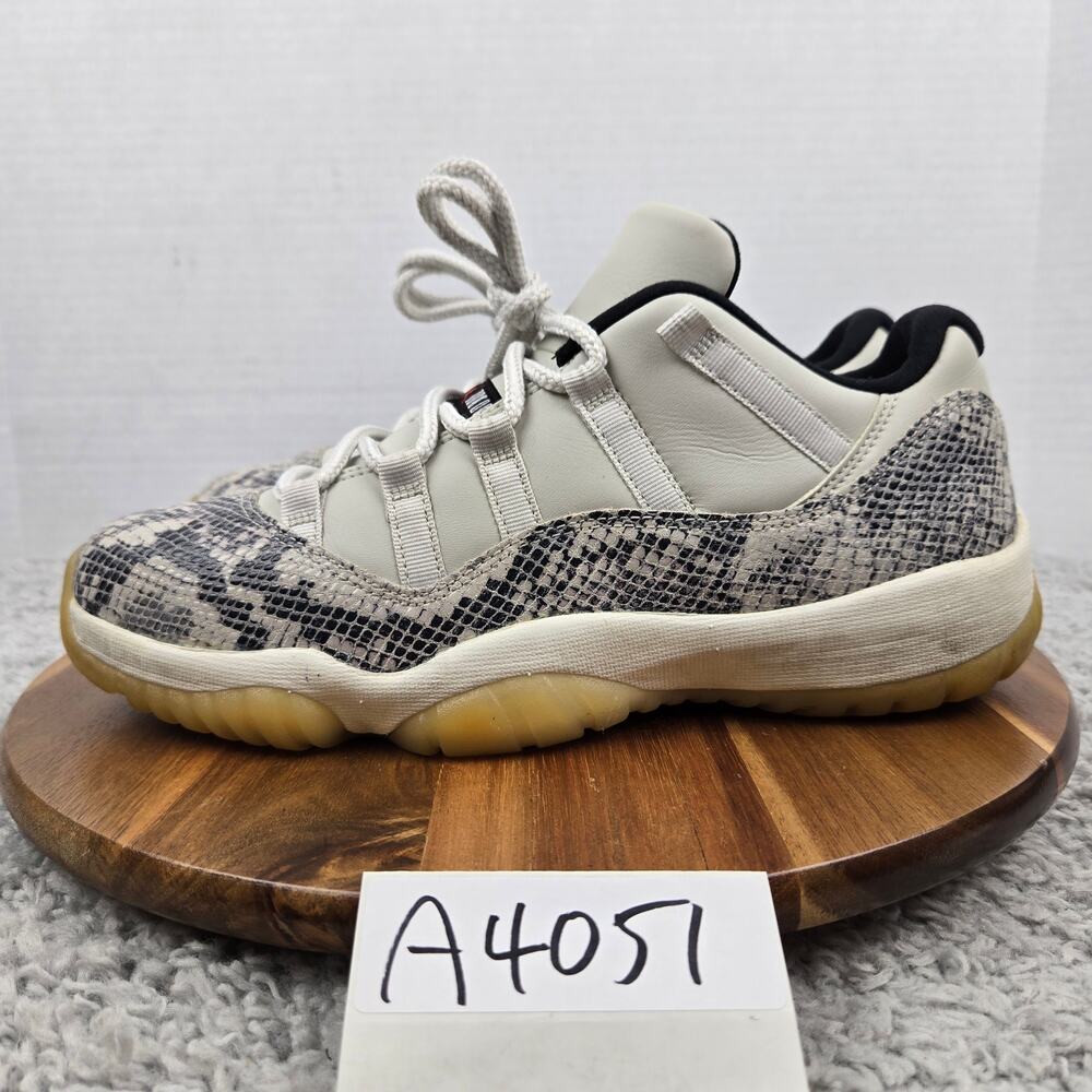 Jordan 11 Retro Low Mens 9 Light Bone Snakeskin Print Athletic Casual Sneaker